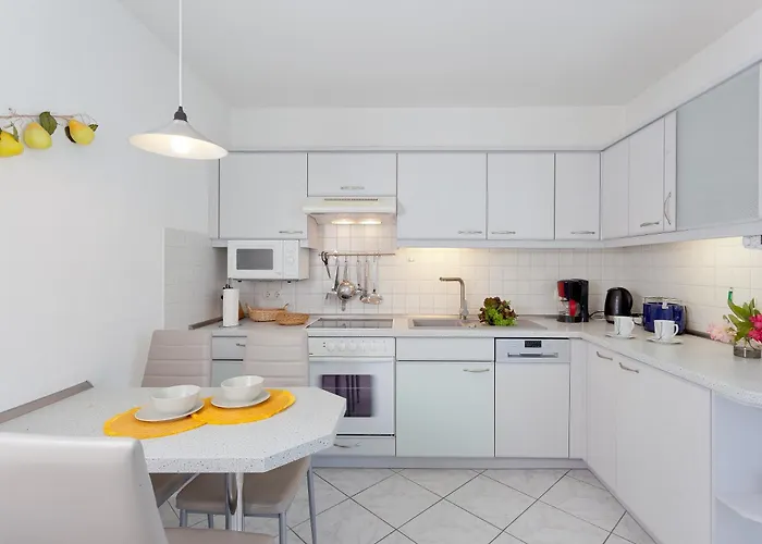 Apartment 12, Strandstraße 26 B *